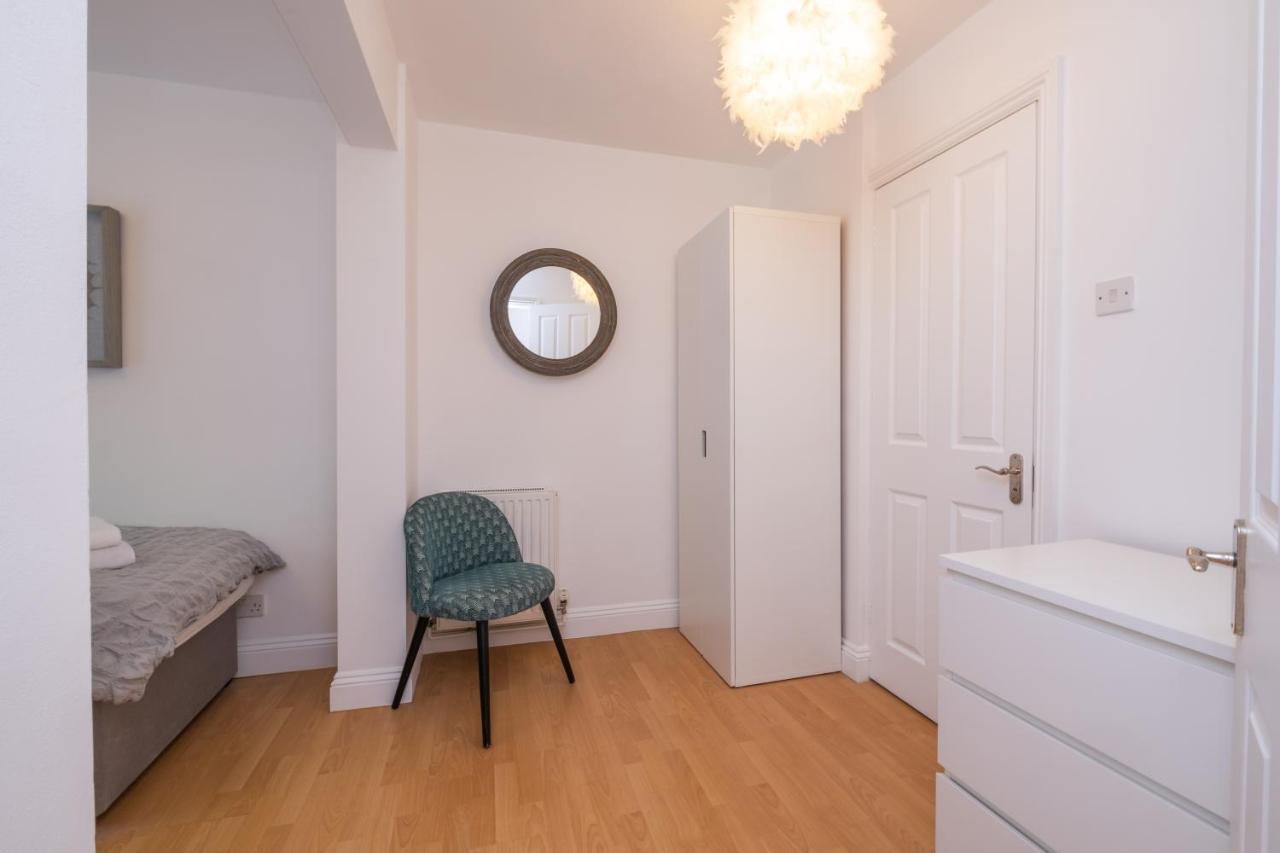 Modern Apt Near Gardens With Large Decking Area - Vivre Retreats Bournemouth Exterior foto